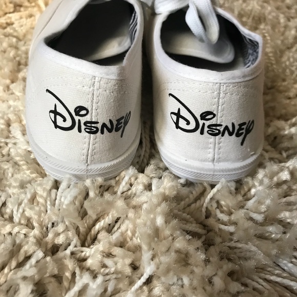Minnie Mouse Shoes - Picture 4 of 5